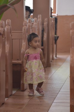 Kleine Gottesdienstbesucherin
